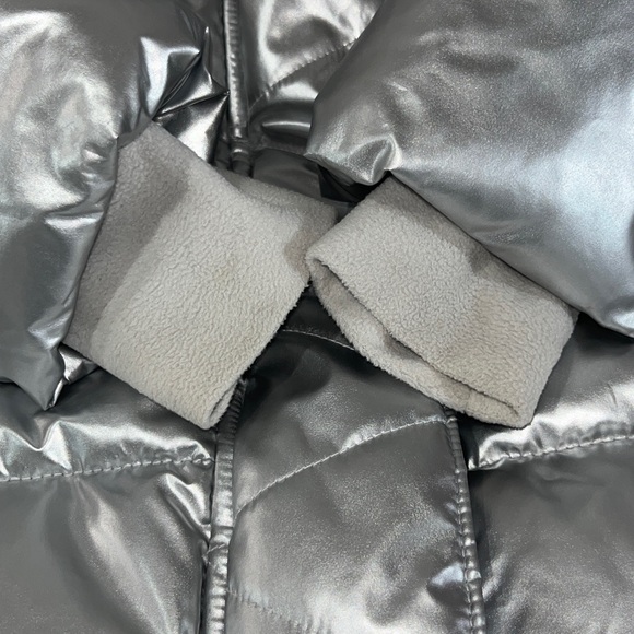 GAP Kids Silver Puffer Jacket Girl's Size XS 4-5 - Picture 5 of 5